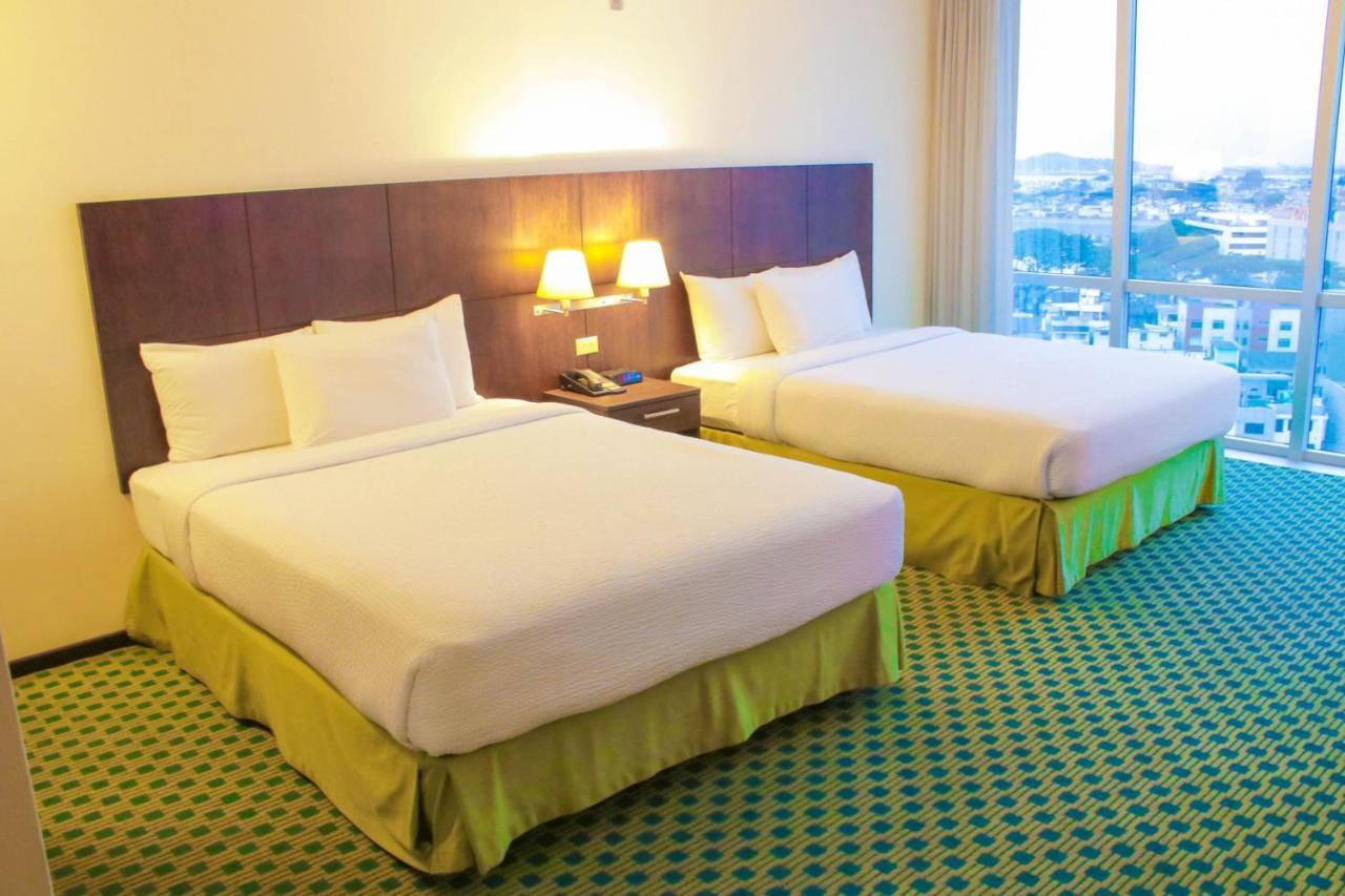 Hotel Courtyard By Marriott Guayaquil Esterno foto