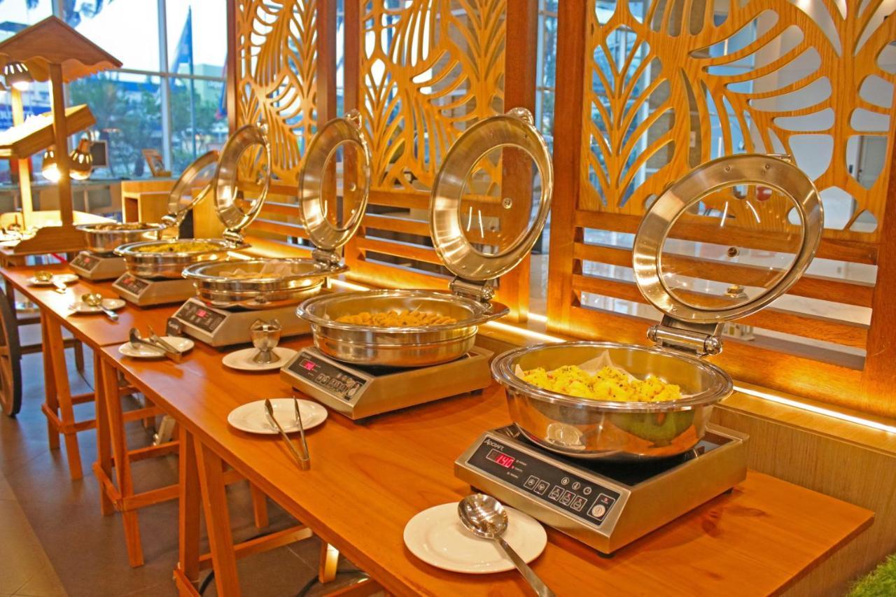 Hotel Courtyard By Marriott Guayaquil Esterno foto