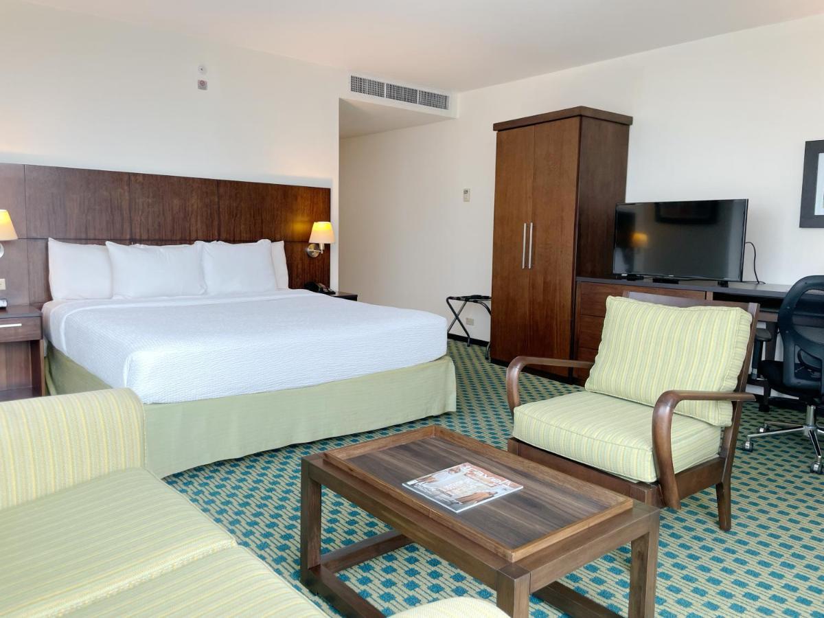 Hotel Courtyard By Marriott Guayaquil Esterno foto
