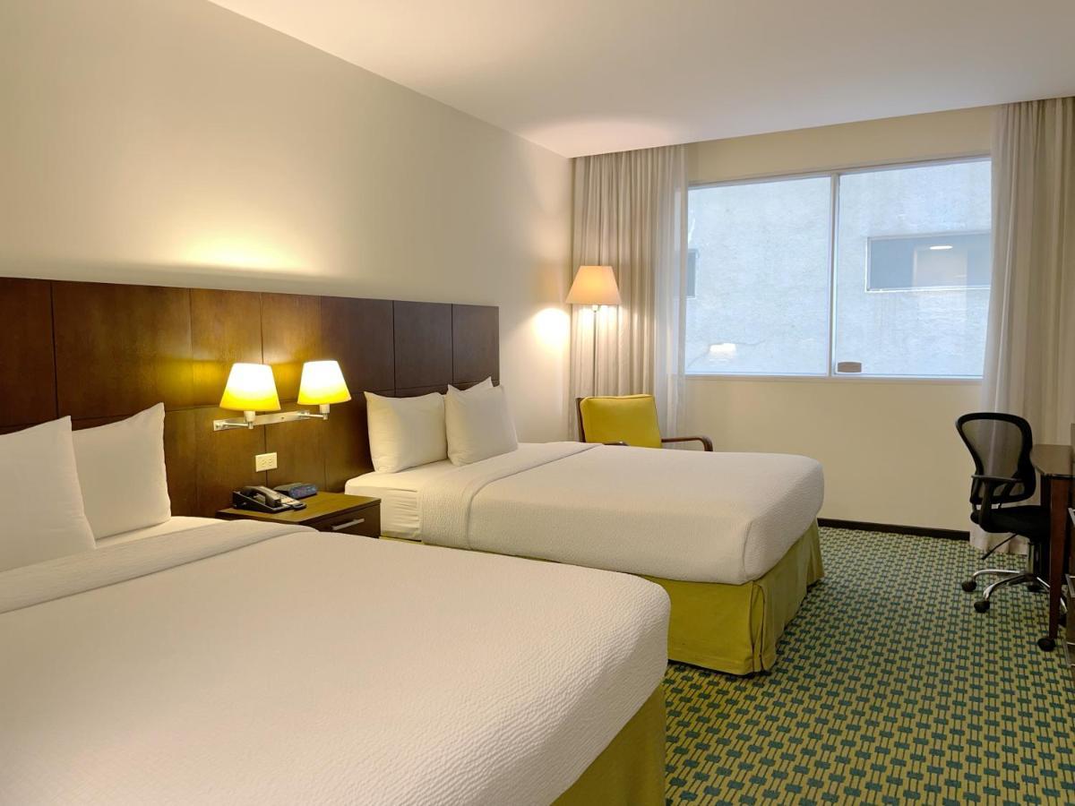 Hotel Courtyard By Marriott Guayaquil Esterno foto